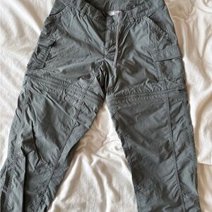 BRAND NEW - The North Face Women's Convertible Cargo Pants in Grey